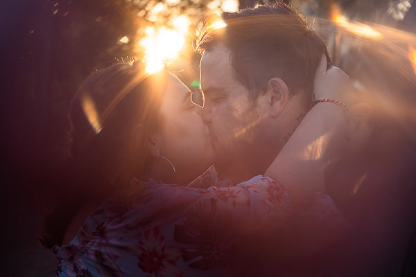 Amoureux qui s’embrassent à Lyon