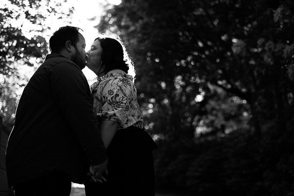 Photo de couple à Lyon au jardin des curiosités