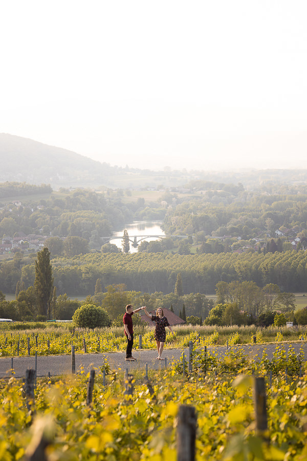 Shooting de couple avant le mariage en Savoie
