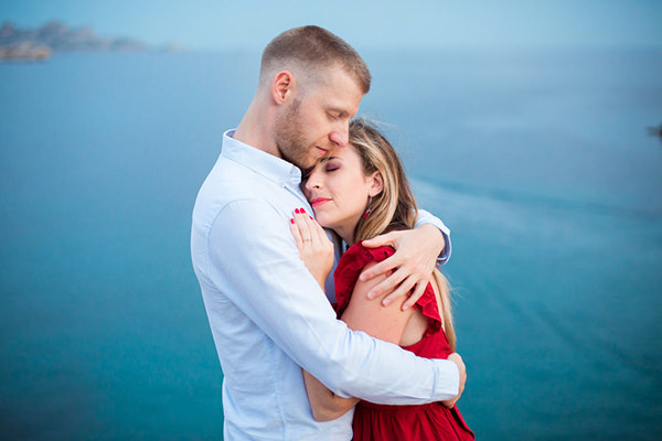 Marseille, photo de couple à la baie des singes