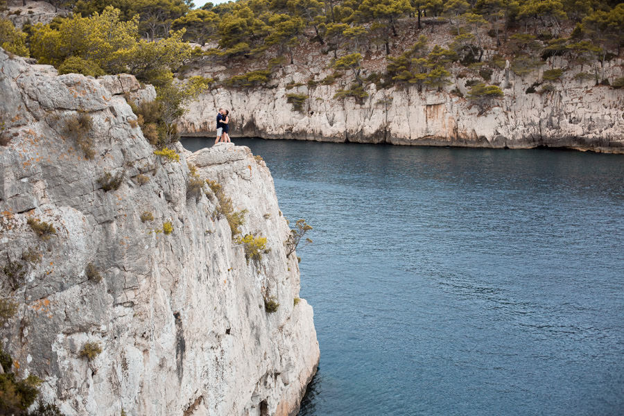 Photo de couple dans les calanques de Cassis