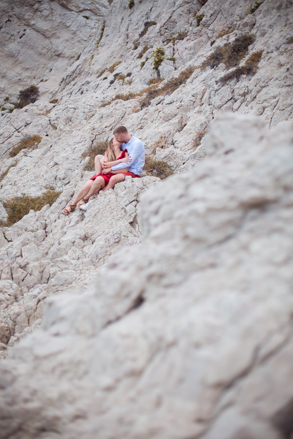 Séance engagement à Marseille avant le mariage