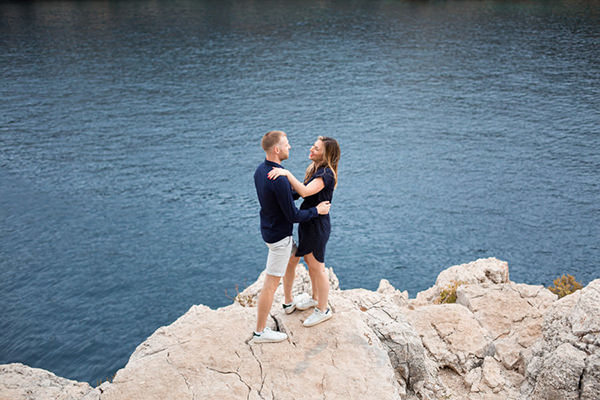 Séance photo de couple dans les calanques de Cassis