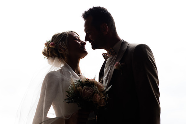 Séance photo de couple sur un mariage dans le beaujolais Séance photo de couple sur un mariage dans le beaujolais