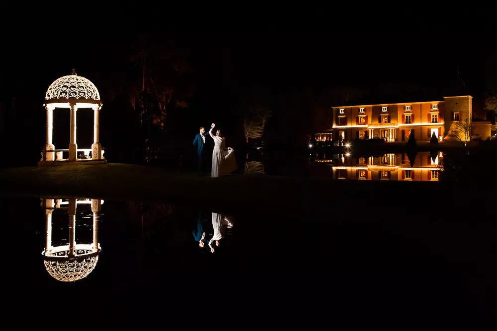 Photo de couple lors d'un mariage au château d'Epeyssoles
