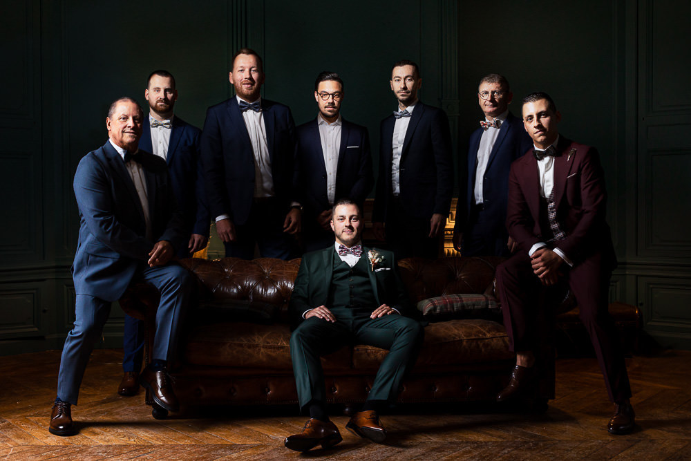 Photo de groupe lors d'un mariage au domaine de Tourieux